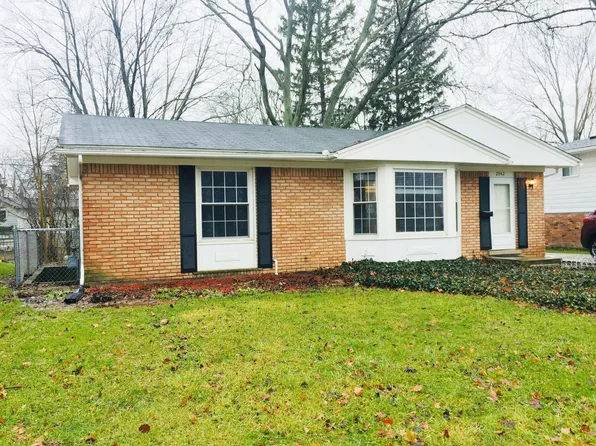 2942 Aurora St, Ann Arbor, MI 48105