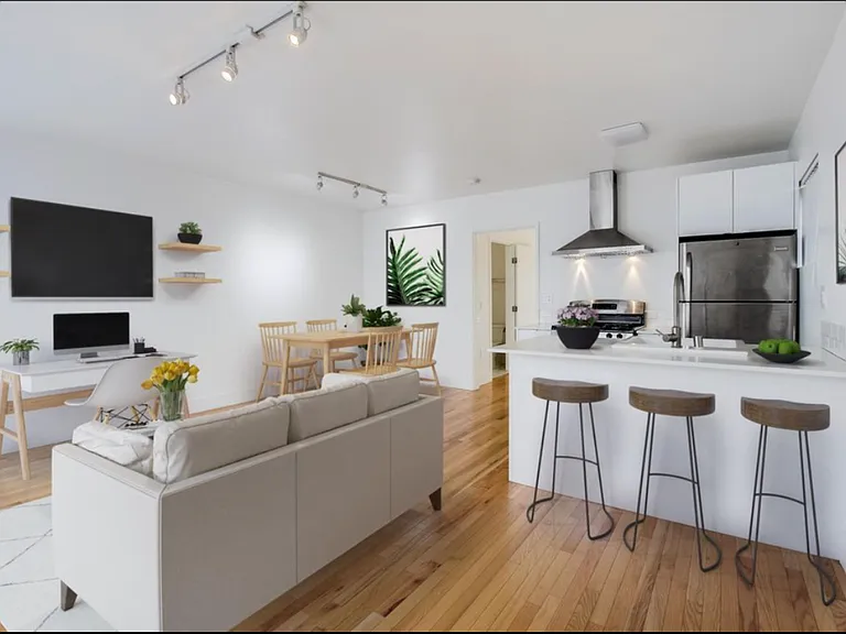 429 1/2 N Vendome St — Photo 1