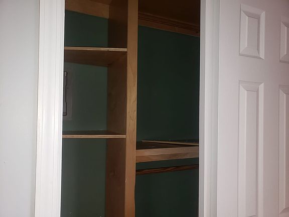 3rd image of 31 Plauderville Ave Floor 2