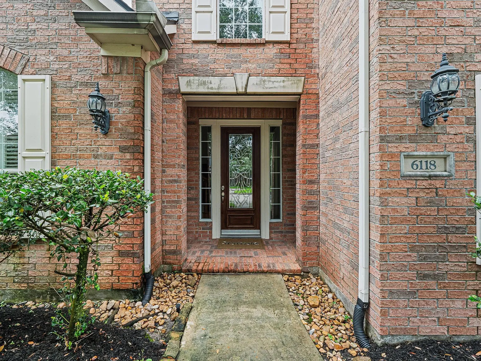 5 bed, 4.5 bath, 4245 sqft, $4,400 — Photo 3