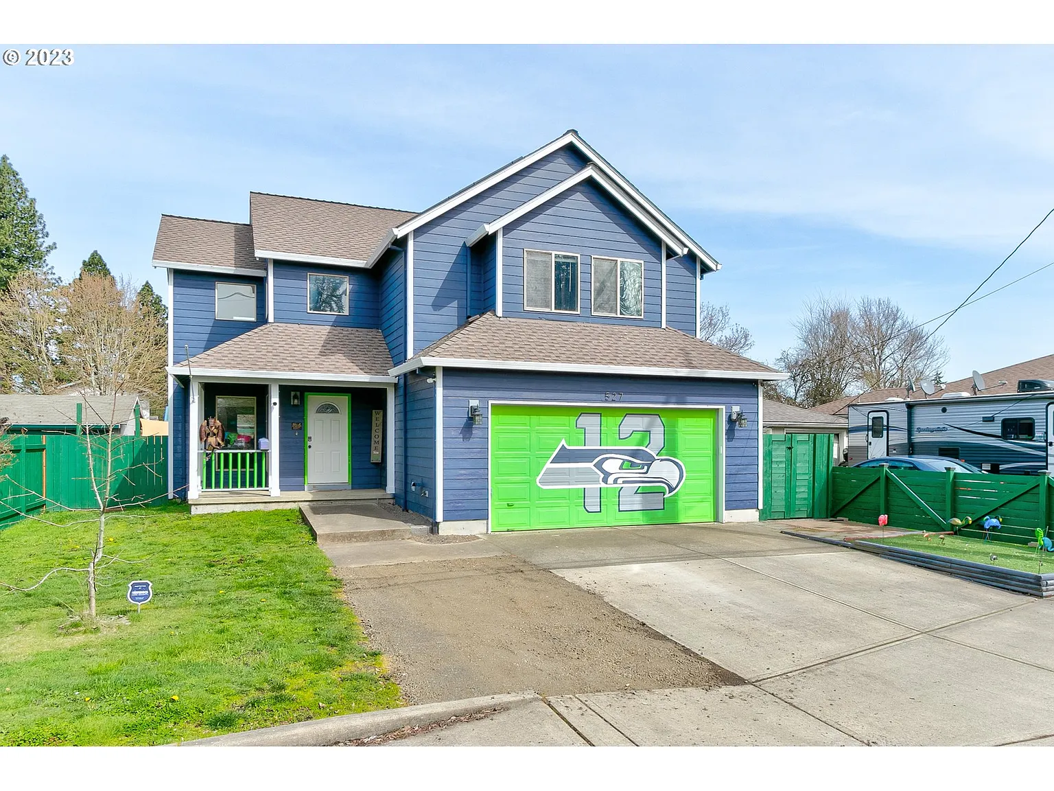 527 NW Garibaldi St photo 1