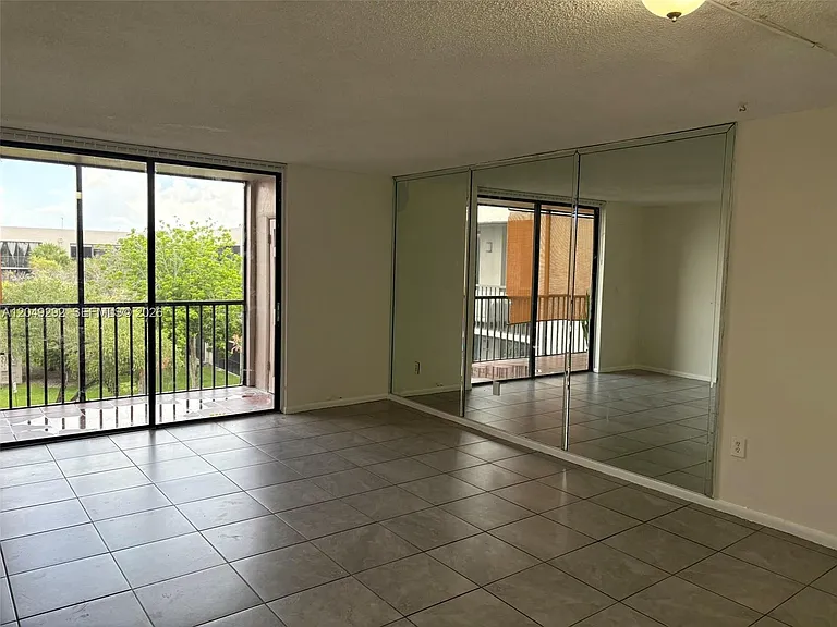 8500 SW 133rd Avenue Rd #422 — Photo 3