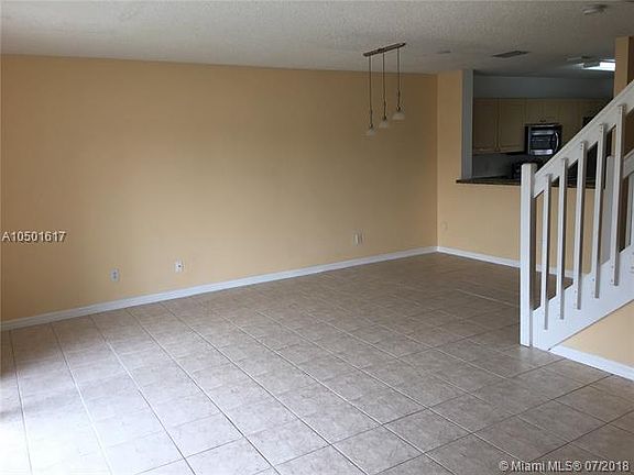 4th image of 543 NW 208th Ter
