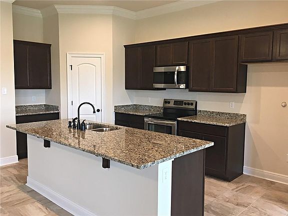 2nd image of 3209 Flatwood Dr