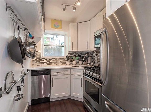5th image of 251 W Broadway #107