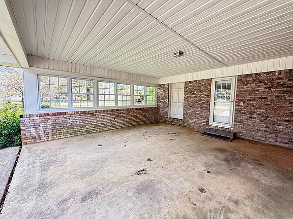 5th image of 1587 Salem Rd