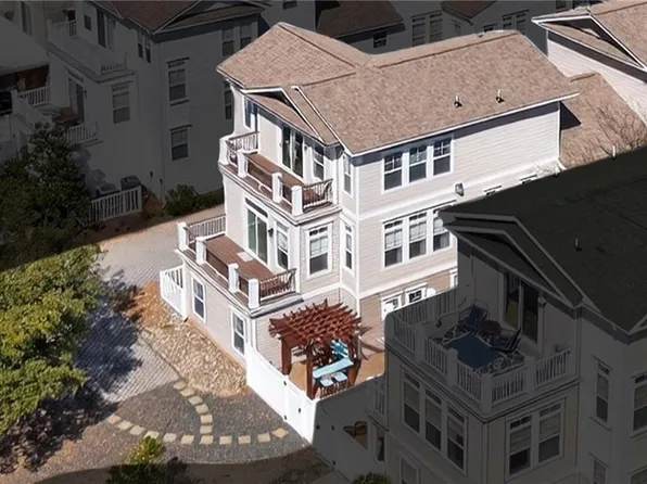 2304 Red Tide Rd, Virginia Beach, VA 23451