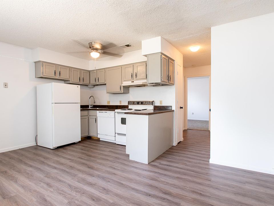 1st image of 844 N Waco Ave #11081808