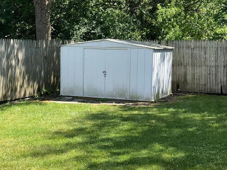 310 E Lyndon Ave — Photo 12