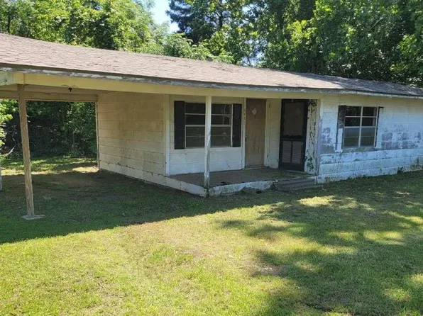 343 NW Martin Luther King Dr, De Kalb, TX 75559