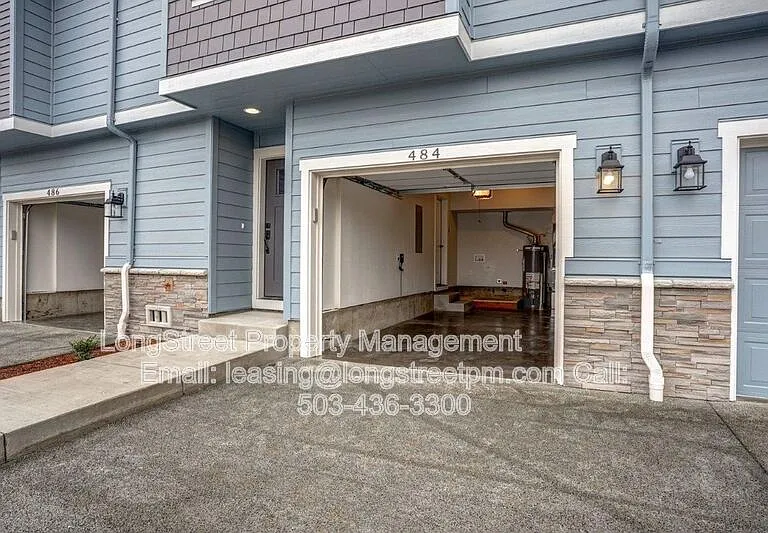 482 S Monmouth Ave — Photo 40