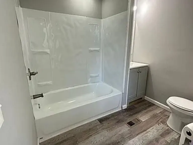 1709 & 1711 Edison Ave — Photo 12