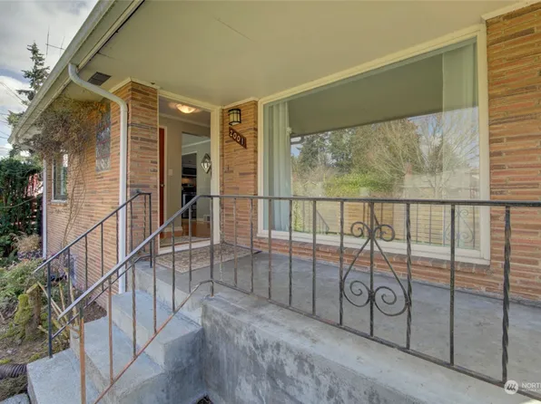 2001 NE 113th Street, Seattle, WA 98125