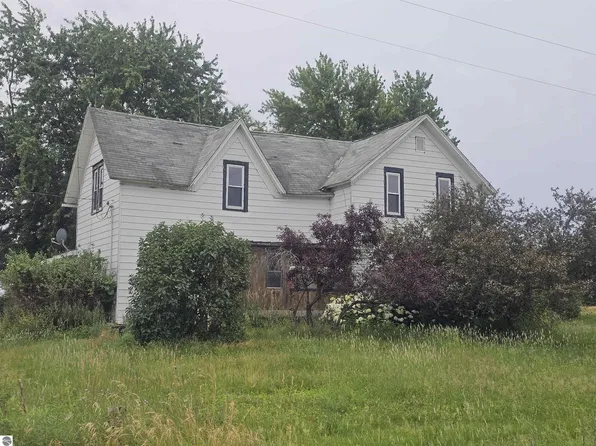 2353 W Rosebush Rd, Weidman, MI 48893