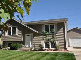 143 Lincoln Dr NE, Mount Vernon, IA 52314