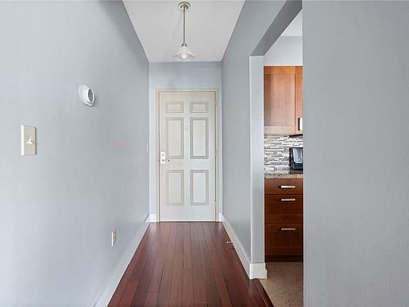 3rd image of 3020 NE 32nd Ave APT 704