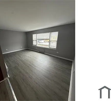 8213 S Exchange Ave — Photo 2