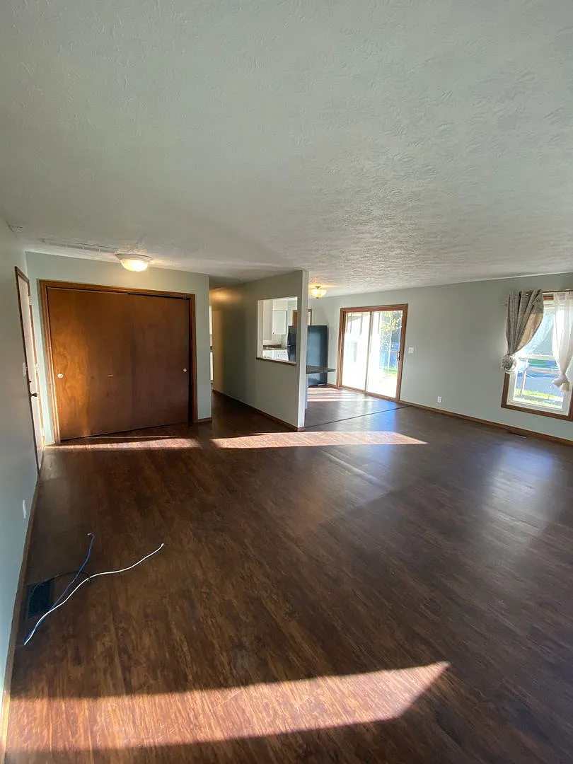 1612 E Harrison St — Photo 2
