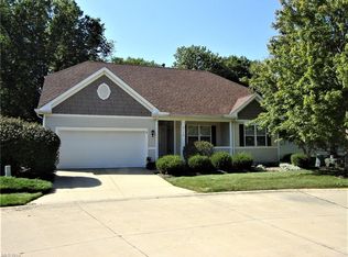 9119 E Windsor Dr, Olmsted Falls, OH 44138