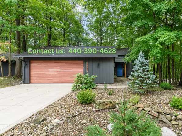 17767 Falling Leaves Rd, Strongsville, OH 44136