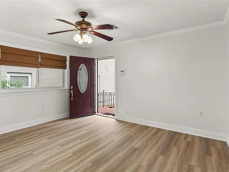 6130 Orleans Ave — Photo 3