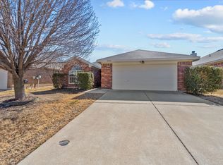 10844 Middleglen Rd, Haslet, TX 76052
