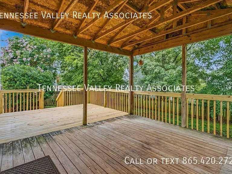 1277 Halifax Rd — Photo 8