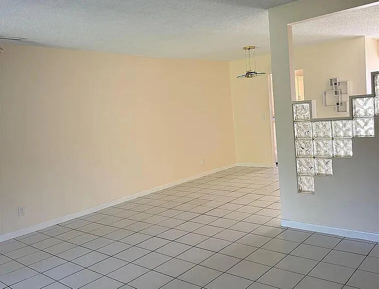 3007 NW 68th St #9C — Photo 12