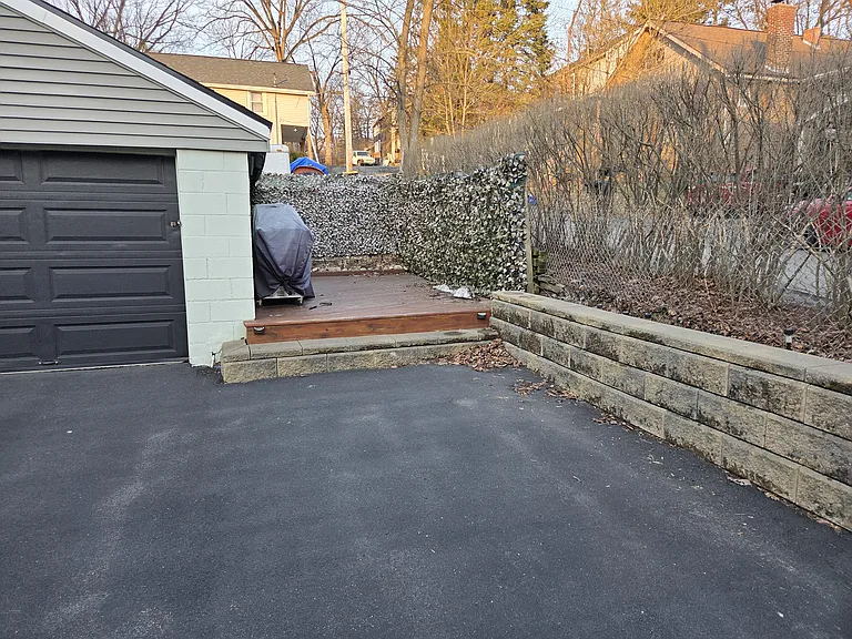 669 Pawling Ave #3 — Photo 4