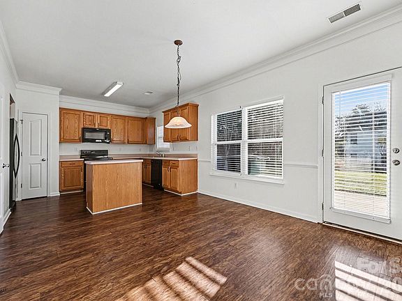 5th image of 130 Nevis Ln