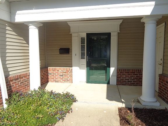 3rd image of 8693 Alexandra Dr #4A