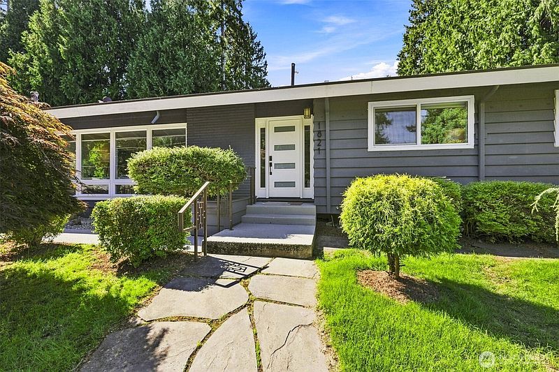 2nd image of 1821 155th Avenue SE