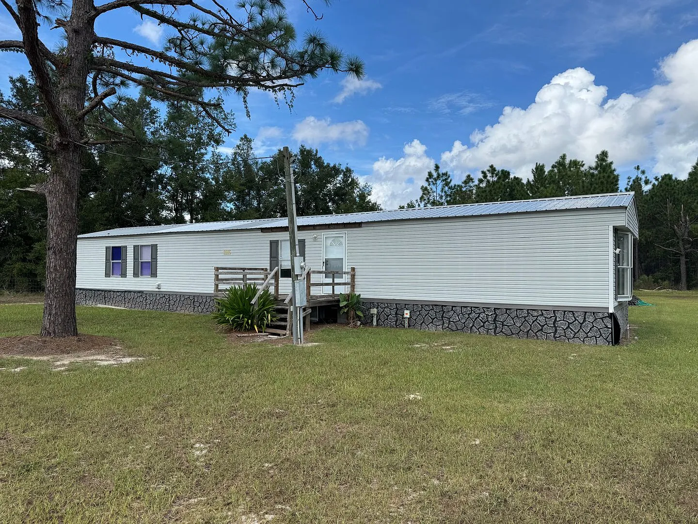 3 bedroom 2 bath Mobile Home on 1 acre in Suwannee County — Photo 1