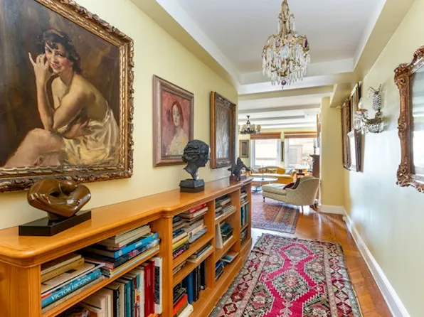 439 East 51st Street image 1 of 19