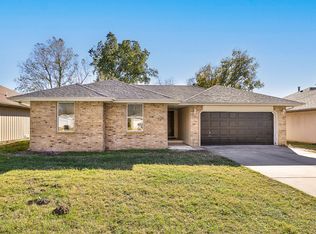 3140 W Calhoun St, Springfield, MO 65802