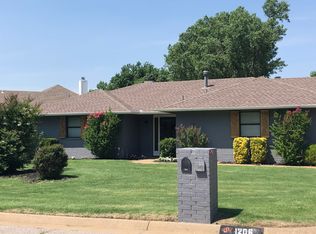 1206 Creekdale, Enid, OK 73703