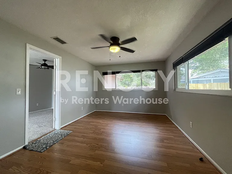 802 Embassy Rd — Photo 15