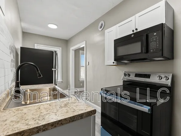 4523 Gravois Ave APT 204, Saint Louis, MO 63116