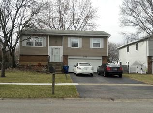 130 S Crest Ave, Bartlett, IL 60103