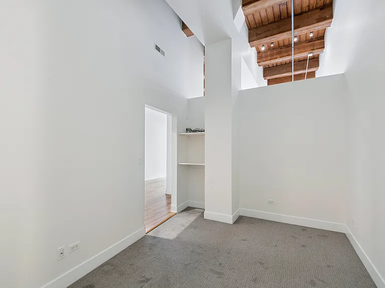 521 W Superior St #132 — Photo 9