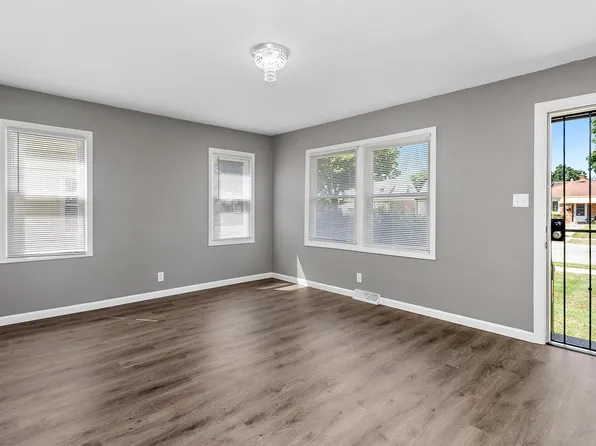 5172 North 64th STREET, Milwaukee, WI 53218
