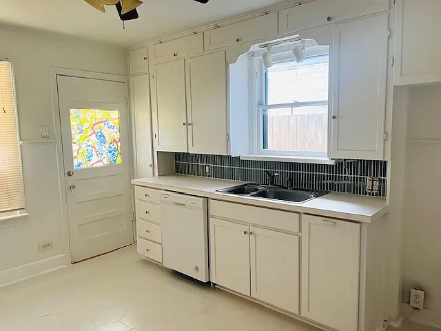 626 W Chestnut St — Photo 9