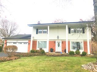 6531 S Quincy St, Willowbrook, IL 60527