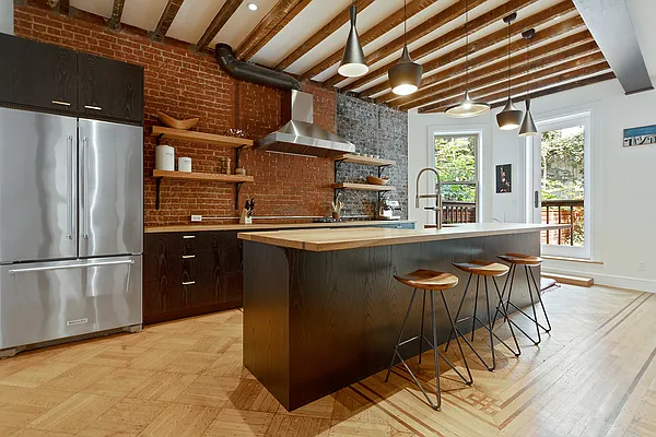 Sold by Compass | media 2