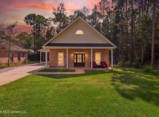 737 Ieke Cir, Diamondhead, MS 39525