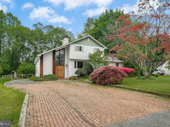 73 Evergreen Dr, New Britain, PA 18901