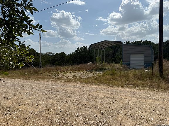 4th image of 1109 Lakeshore LOT 12