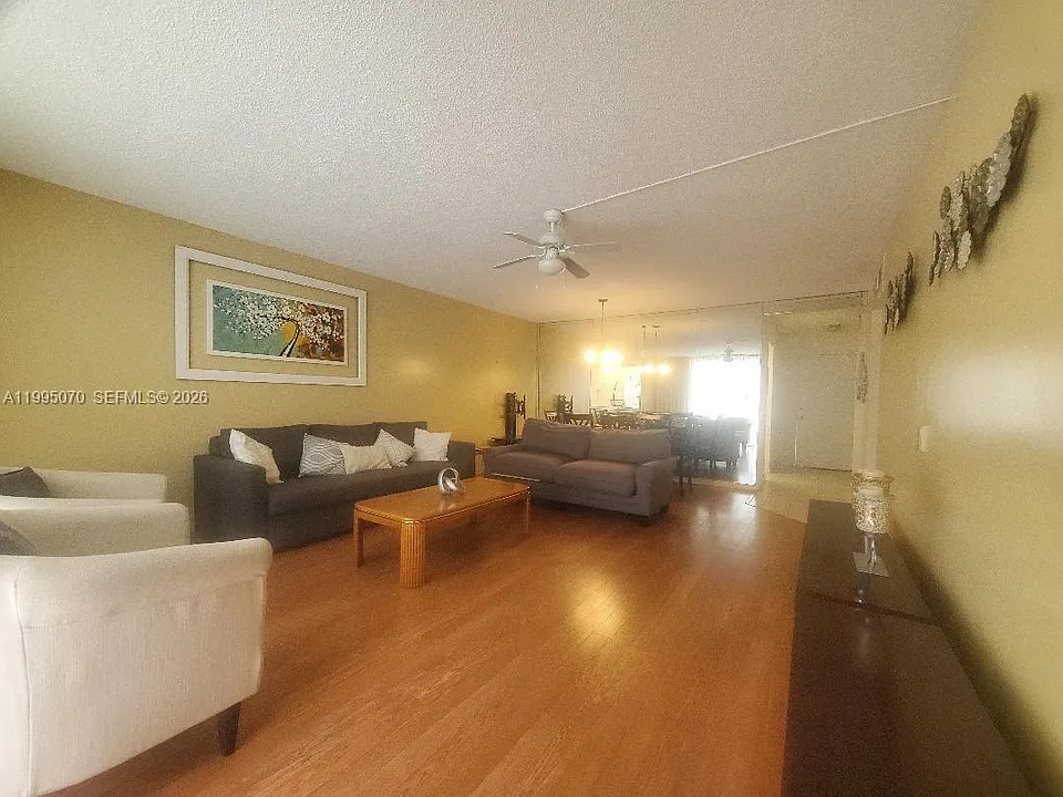 319 NE 14th Ave #207