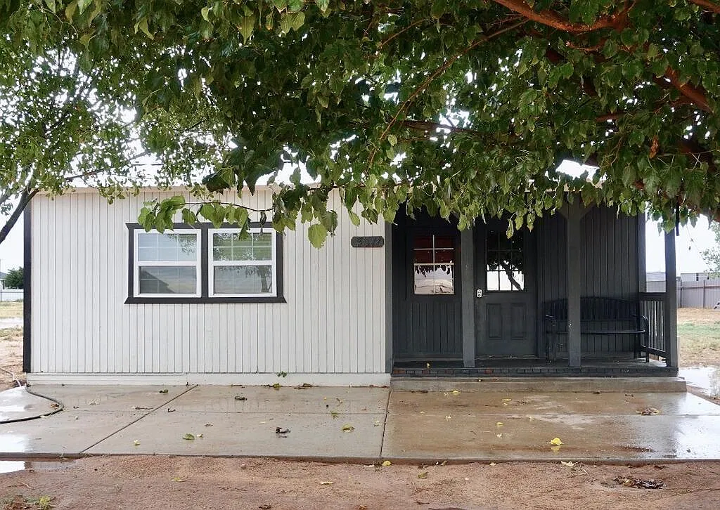 1 bed, 1.0 bath, 756 sqft, $1,200 — Photo 1