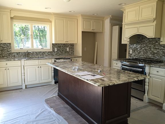 4th image of 510 Oak Ave